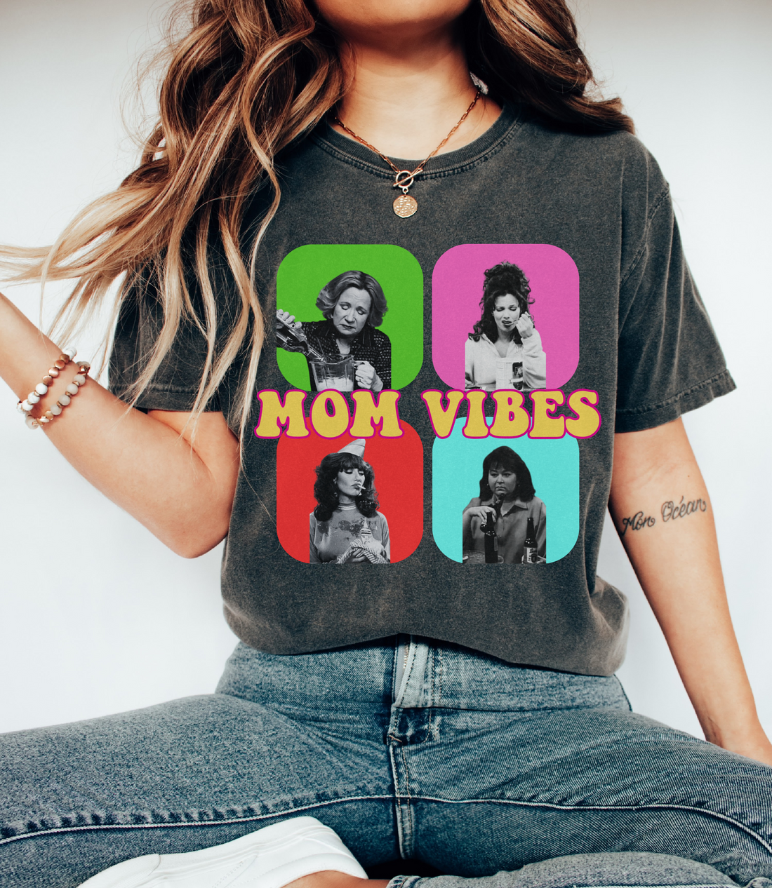 Mom Vibes 90’s graphic Tee