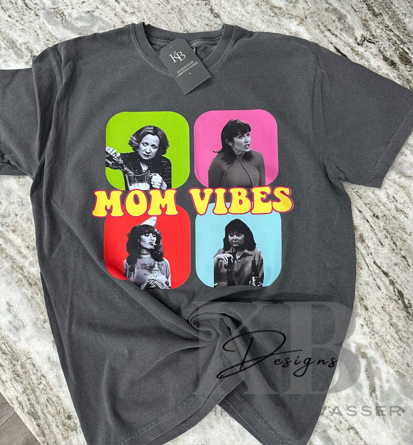 Mom Vibes 90’s graphic Tee